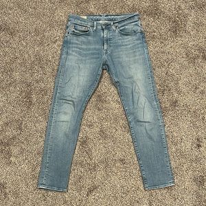 Levi’s Premium Jeans 512 Slim Tapered Fit Light Wash 31x30
